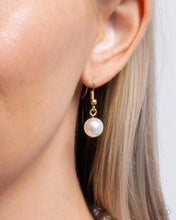 Load image into Gallery viewer, Prismatic Potential - Green