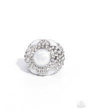 Load image into Gallery viewer, Pearly Podium - White