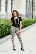 Load image into Gallery viewer, Paparazzi- The Erika - Zi Collection