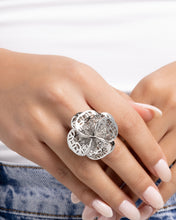 Load image into Gallery viewer, Luminescent Lattice - Silver
